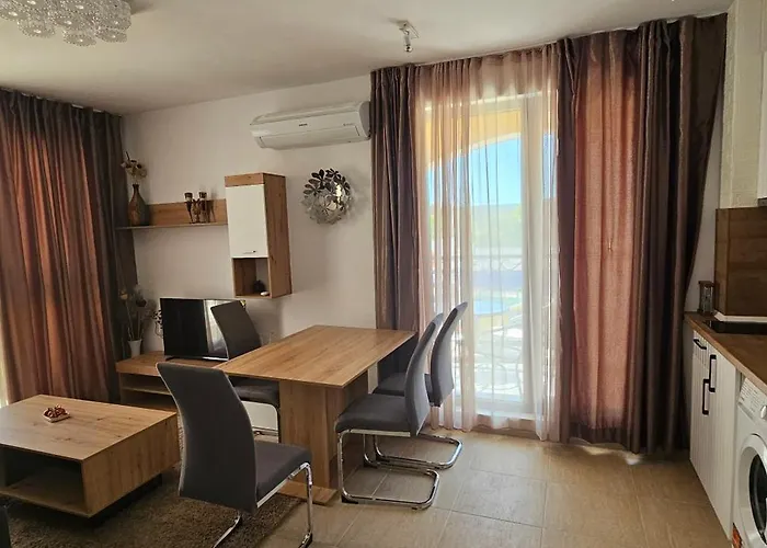 Vp Astoria 5 Villa Elenite