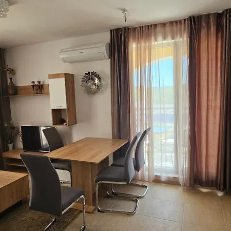Vp Astoria 5 Villa Elenite